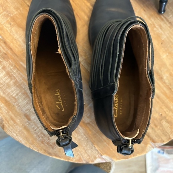 Clarks Artisan SPYE CELESTE Women Black Leather
Back Zip Bootie Boot Size 7 - Picture 7 of 9